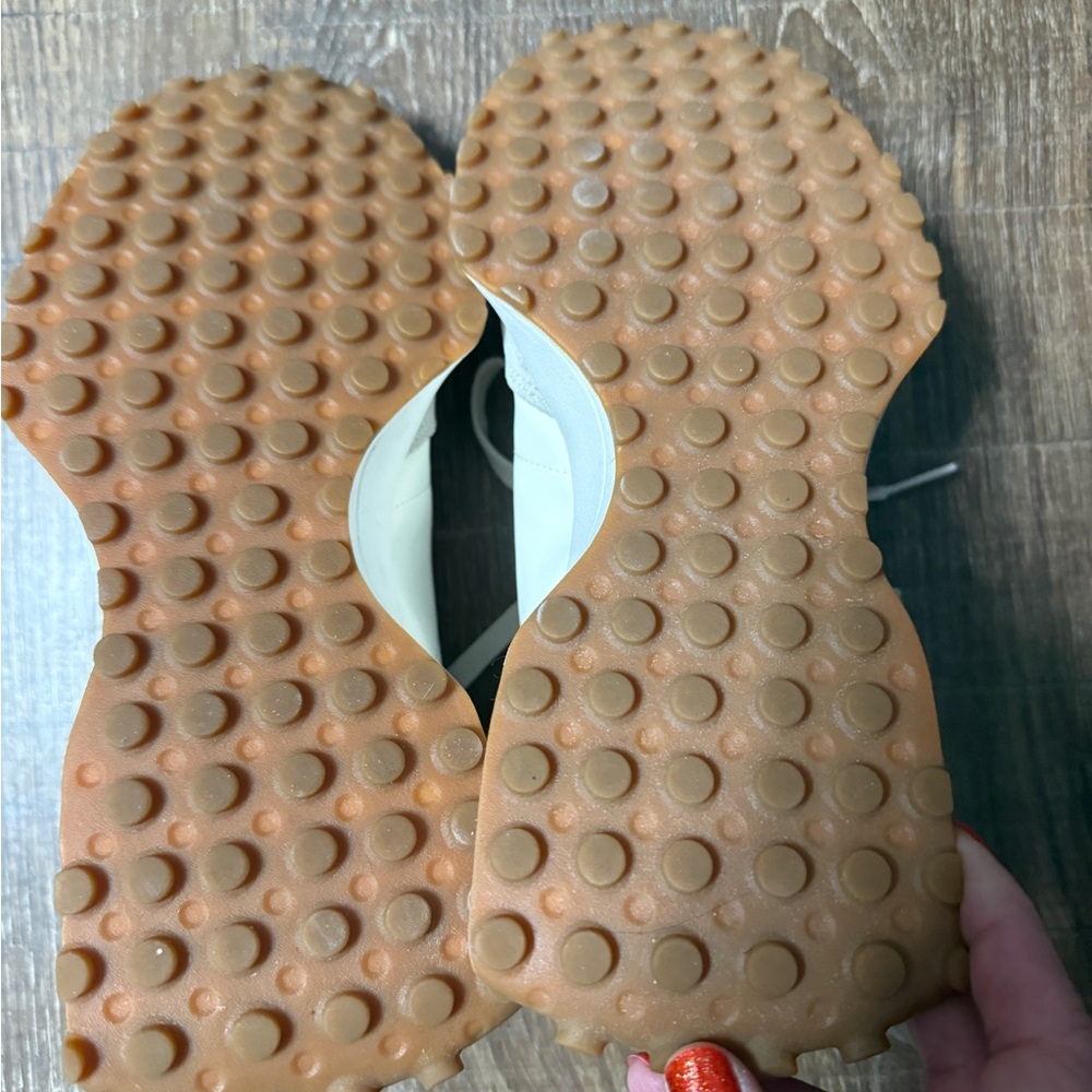 NB 327 Moonbeam True Red size 8.5 - Picture 4 of 5